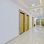 Oyo 81729 Hotel Blue Star