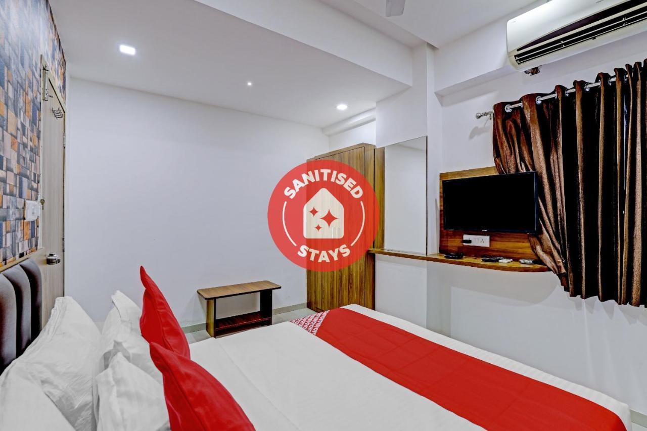 Oyo 81729 Blue Star Hotel 3*