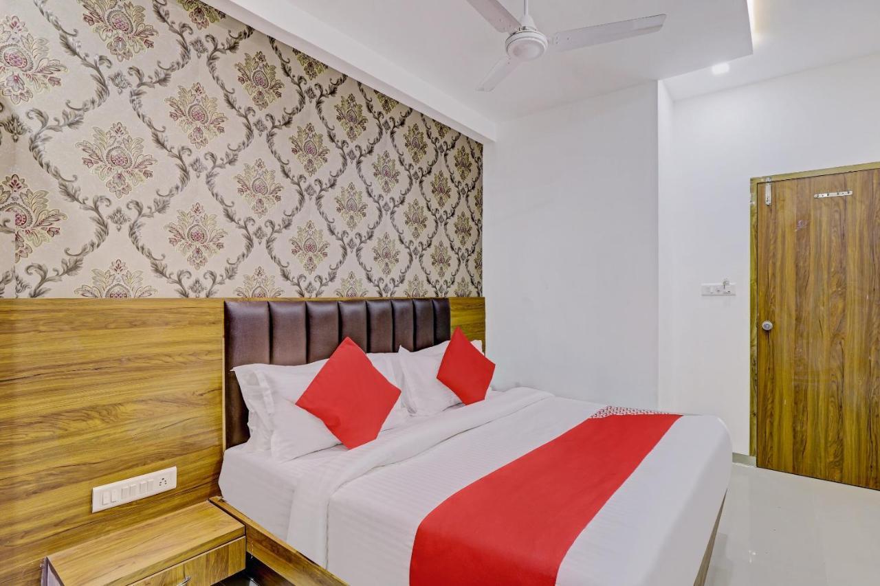 Oyo 81729 Blue Star 3* Ahmedabad