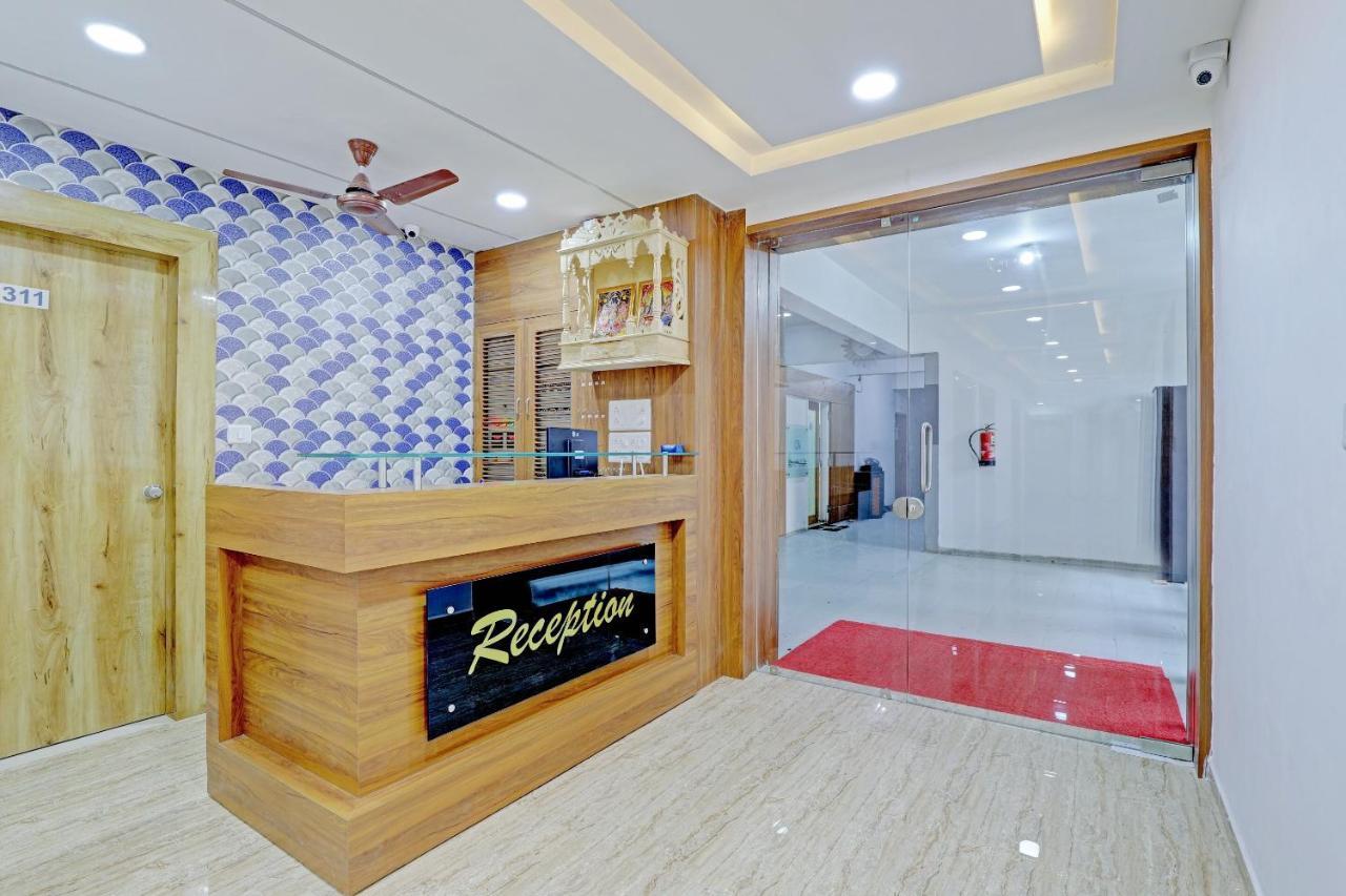 Hotel Oyo 81729 Blue Star Ahmedabad